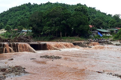 THỜI SỰ 12H TRƯA 1/10/2020: Mưa lớn tiếp tục ở khu vực Tây Bắc và Đông Bắc. Cảnh báo nguy cơ lũ quét, sạt lở đất và ngập úng cục bộ ở khu vực Bắc Bộ.